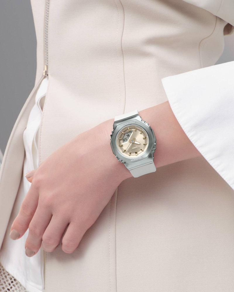 Casio GM-S2110-7A9